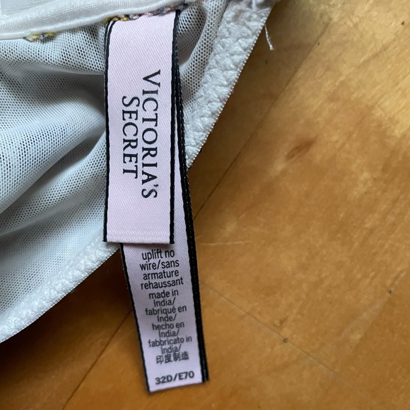 Victoria’s Secret racer back, lace push-up bra - Picture 2 of 3